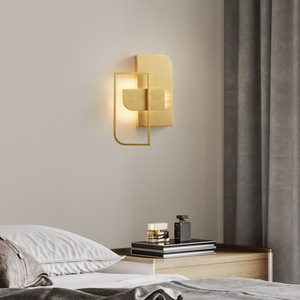 Lámpara de Pared de Cobre Estilo Italiano, Diseño Moderno de Alta Gama, Geométrica Minimalista para Sala de Estar, Entrada, Dormitorio Principal - Product Image 1
