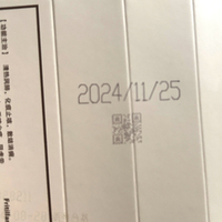 Machine de codage de date d'expiration de lot Machine de marquage laser CO2 à grande vitesse Imprimante alimentaire pour bouteilles en PET Ligne de remplissage d'eau