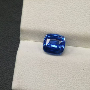 Zafiro azul aciano natural sin calentar de corte cojín de 2.02 quilates, certificado por AIGS, piedra preciosa suelta de 7.38*6.4mm para joyería fina personalizada - Product Image 3