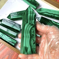 Vente en gros de pierres naturelles de guérison de haute qualité, pointes de malachite verte polies à la main, tour de cristal pour la décoration de la maison