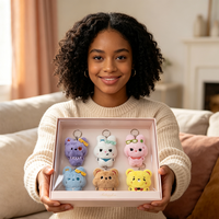 Porte-clés en peluche Kawaii, pendentif en forme de personnage mignon avec nœud brodé, breloque de sac de dessin animé pour accessoires de sac à dos