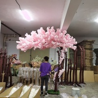Op maat gemaakte verlengde kersenbloesemboom bruiloft roze witte kunstmatige kersenbloesemboom voor binnen- en buitendecoratie
