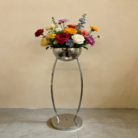 Support à fleurs en métal plaqué or, vase, centre de table pour la décoration de réception de mariage