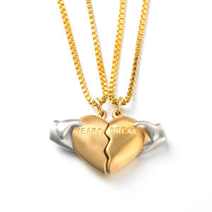 Collar de acero inoxidable chapado en oro de 18K para hombre <span class=keywords><strong>y</strong></span> mujer, collar con colgante de <span class=keywords><strong>medio</strong></span> Corazón <span class=keywords><strong>y</strong></span> <span class=keywords><strong>dos</strong></span> capas de <span class=keywords><strong>medio</strong></span> corazón, para regalo de San Valentín - Product Image 4