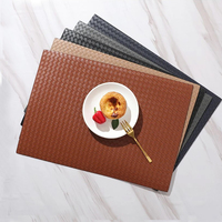 Napperons personnalisés de haute qualité modernes en Pu tissé motif en cuir antidérapant imperméable Tapis de table à manger