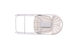 Chaise pliante en plastique blanc avec dossier ventilé, design minimaliste, durable et portable pour l'extérieur - Product Image 3