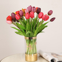 Vente en gros de tulipes artificielles en soie réalistes, faites à la main, au toucher naturel, pour Noël, mariage, Saint-Valentin, décoration de la maison, hôtel