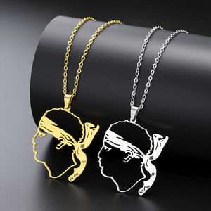 Collana con Ciondolo a Forma di <span class=keywords><strong>Bandiera</strong></span> Corsicana Traforata in Acciaio Inox 304, Bestseller Transfrontaliero Direttamente dalla Fabbrica, Bambù e Oro 18k - Product Image 1