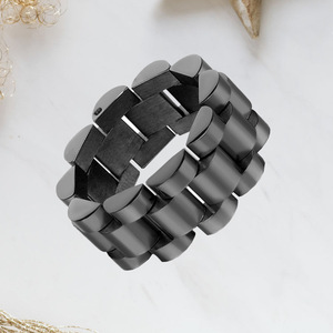 Europese En Amerikaanse Nieuwe Mode <span class=keywords><strong>Ring</strong></span> Licht Luxe Stijl Roestvrij Staal 18K Gouden <span class=keywords><strong>Ring</strong></span> Klaar Voorraad Mannen En Vrouwen <span class=keywords><strong>Ring</strong></span> Groothandel - Product Image 4