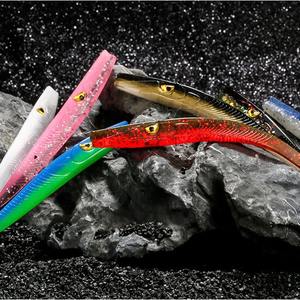 Color de doble cara 3,8G 125mm Single Tail Alien 3D Eyes Mini sin cabeza de plomo Gancho Loach Slow SinkingTrout Gusano Cebo suave - Product Image 4