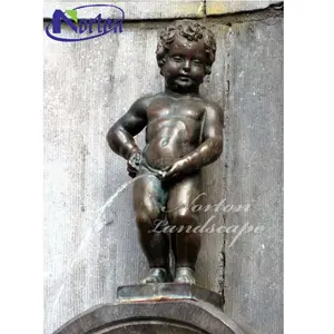 Açık hava bahçe dekorasyonu yaşam boyutu mermer taş çıplak çocuk heykeli Peeing çeşme heykeli satılık