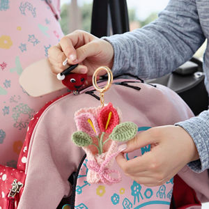 Yüksek kalite el yapımı gelinçiceği çiçek örme peluş anahtarlık Mini tığ çiçek buket anahtarlık kolye hediye anahtarlık oyuncaklar - Product Image 4