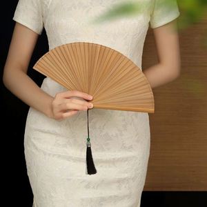 Abanico Plegable de Bambú Ecológico con Diseño Pintado para Decoración del Hogar en el Año Nuevo Chino - Product Image 1