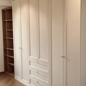 Armadio in Legno Massello Moderno Europeo Personalizzato con <span class=keywords><strong>Ante</strong></span> Pieghevoli Design Convertibile Regolabile <span class=keywords><strong>per</strong></span> <span class=keywords><strong>Soggiorno</strong></span> e Uso Scolastico - Product Image 3
