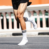 Chaussettes de sport rayées de grande marque, chaussettes de compression professionnelles, chaussettes de cyclisme avec logo personnalisé, chaussettes de performance blanches et noires