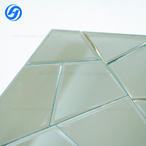 Mosaïque <span class=keywords><strong>de</strong></span> verre cristal carré en parquet <span class=keywords><strong>de</strong></span> style chinois moderne <span class=keywords><strong>de</strong></span> 4mm pour les projets <span class=keywords><strong>de</strong></span> décoration murale et intérieure <span class=keywords><strong>de</strong></span> la piscine <span class=keywords><strong>de</strong></span> l'hôtel Déco élégante - Product Image 4