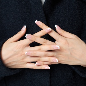 Faux ongles blancs courts style cercueil à application facile, rose nude brillant, à presser, réutilisables, pour DIY Nail Art, mariages et fêtes - Product Image 4