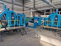 Ligne de poinçonnage à grande vitesse pour la production de tissus non tissés durables, géosynthétiques, médias filtrants, machines à fabriquer des tapis
