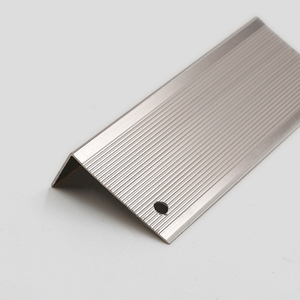 NIUYUAN Aluminum Stair Nosing Perfiles para <span class=keywords><strong>parquet</strong></span>, <span class=keywords><strong>laminado</strong></span>, alfombra y pisos de diseño - Product Image 2