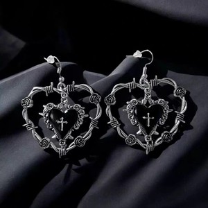 Pendientes de Corazón Góticos Modernos Pero No Elegantes, de Aleación de Acero Inoxidable, Pendientes Colgantes de Moda para Mujer - Product Image 2