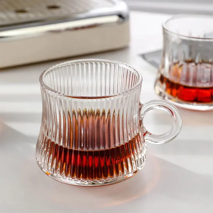 공장 유리 커피 잔 접시 접시 유리 160ml 커피 컵 하이 퀄리티 세트 접시와 커피 줄무늬 유리 찻잔