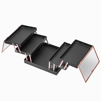 Valise de Maquillage Professionnelle Géométrique Grande Taille à Roulettes avec Lumières LED et Couvercle, Construction en Aluminium Durable – Nouveauté Tendance