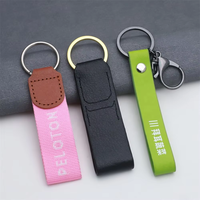 Porte-clés en cuir en forme de goutte d'eau avec logo personnalisé gravé, avec détail riveté pour un branding rustique, cadeaux artisanaux, usage quotidien