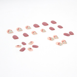 24 faux ongles en plastique, style tulipe, motif cœur, courts, prêts à poser, amovibles, finition soignée - Product Image 4