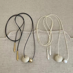 Colliers de mode en perles ajustables, simples, personnalisés et exquis, de style européen et américain, pour femmes - Product Image 1