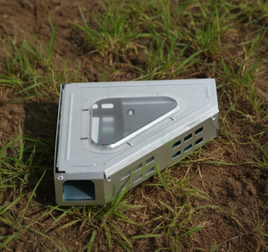 Trampa para Ratones de Metal con Ventana Transparente en Forma de Triángulo - Product Image 1