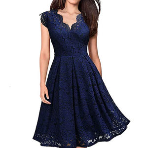 Robe Veloria Empressline LuxeFlow Silhouette avec des détails de courbes radieuses et un design féminin moderne et élégant - Product Image 4