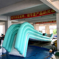 Toboggan aquatique gonflable commercial en PVC pour yacht avec souffleur d'air, capacité 100-500 kg, idéal pour bateaux, marinas et fêtes