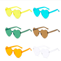 Lunettes de soleil sans cadre transparentes en forme de coeur couleur bonbon faveurs de fête pour la remise des diplômes de Noël Thanksgiving