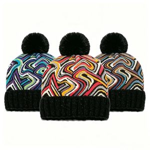 Chapeau de golf tricoté Fair Isle avec petit pompon, bonnet chaud pour l'extérieur - Product Image 4
