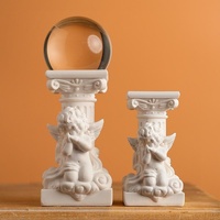 Statuette en résine de chérubin à genoux, ailé, avec boule de cristal, style colonne romaine européenne blanche, statue vintage pour la décoration de table à la maison