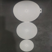 Tapis de broderie Dimuni en maille circulaire en plastique avec franges à pompons pour toiles et feuilles de broderie