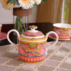 Service de table de luxe nordique en porcelaine fine avec bordure dorée royale, comprenant des assiettes à salade, à pâtes et de mariage - Product Image 4