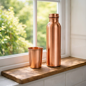 Bouteille d'eau en cuivre avec verre en cuivre, réutilisable, anti-fuite, pour le stockage d'eau ayurvédique - Product Image 1