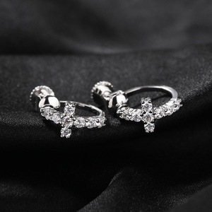 Pendientes de tuerca clásicos de hip-hop simples para hombre, pendientes cruzados con hebilla en espiral negra personalizada, joyería de oreja de circón 5A - Product Image 2