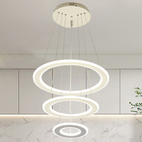 Lustre suspendu LED moderne et minimaliste à 3 anneaux en fer avec télécommande, taille moyenne, pour salle à manger, escalier, bar, café