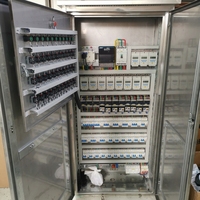 Ensemble de distribution d'alimentation professionnel sur mesure 415V, centre de commande en acier fortifié IP54 avec interface de surveillance unifiée