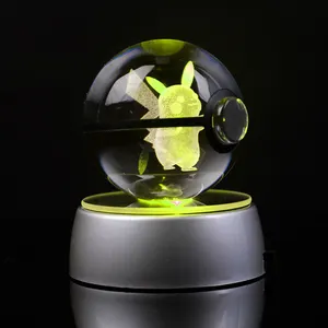 Belle boule de cristal K9 poke mon personnalisé 3d clair Pikachu cristal poke mon ball avec base led Vente en gros pas cher