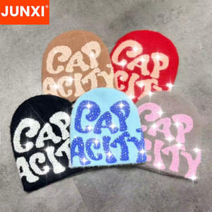 Produttore di Berretti Personalizzati con Strass, Cappelli con Logo Intero, Berretti Invernali Jacquard Lavorati a Maglia con Fodera in Raso - Product Image 1