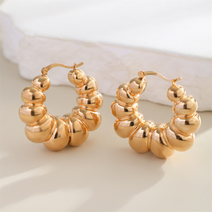 SHIXIN Hochwertige Vintage Punk Geometrische Kreisförmige Creolen Damen Trendige <span class=keywords><strong>Goth</strong></span> Exquisite C-Form Piercing Ohrringe Y2K Schmuck - Product Image 3