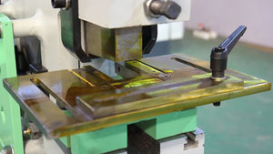 Cisaille hydraulique Daramco Q35Y-12, petite machine automatique de cisaillement, poinçonnage et pliage, haute rigidité, certifiée CE ISO9001, <span class=keywords><strong>350kN</strong></span> - Product Image 5