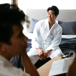 Commercio All'ingrosso di Hotel Puro Accappatoio di Cotone Bianco <span class=keywords><strong>E</strong></span> Set di <span class=keywords><strong>Asciugamani</strong></span> - Product Image 2