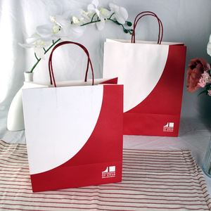 Bolsa de Regalo de Papel Kraft de Lujo con Logotipo Impreso Personalizado, Reciclable, para Zapatos, Ropa y Compras - Product Image 5