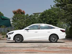 MG5 оснащен двигателем 1.5 л, автоматической коробкой передач, люком, кожаными сиденьями, просторным салоном и по низкой цене. Китайские автомобили. - Product Image 3