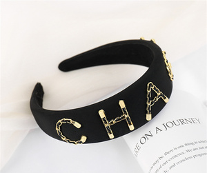 Serre-tête en velours avec lettres noires, Vintage et à la mode - Product Image 6