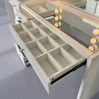 Meilleure Vente Coiffeuse Moderne Blanche à 5 Tiroirs avec Panneau Miroir LED, Mignonne Coiffeuse de Maquillage pour Chambre, Style Bois avec Rangement